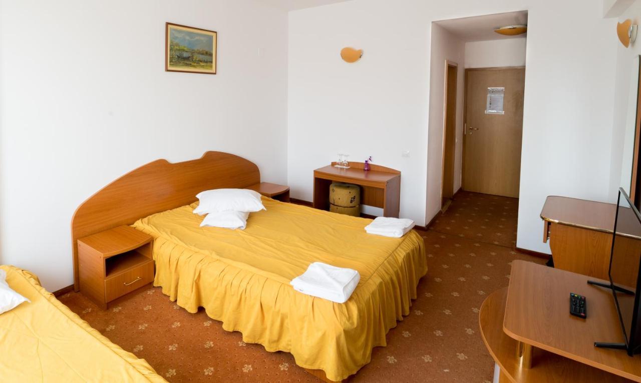 Hotel Atlantis Тулча Екстериор снимка
